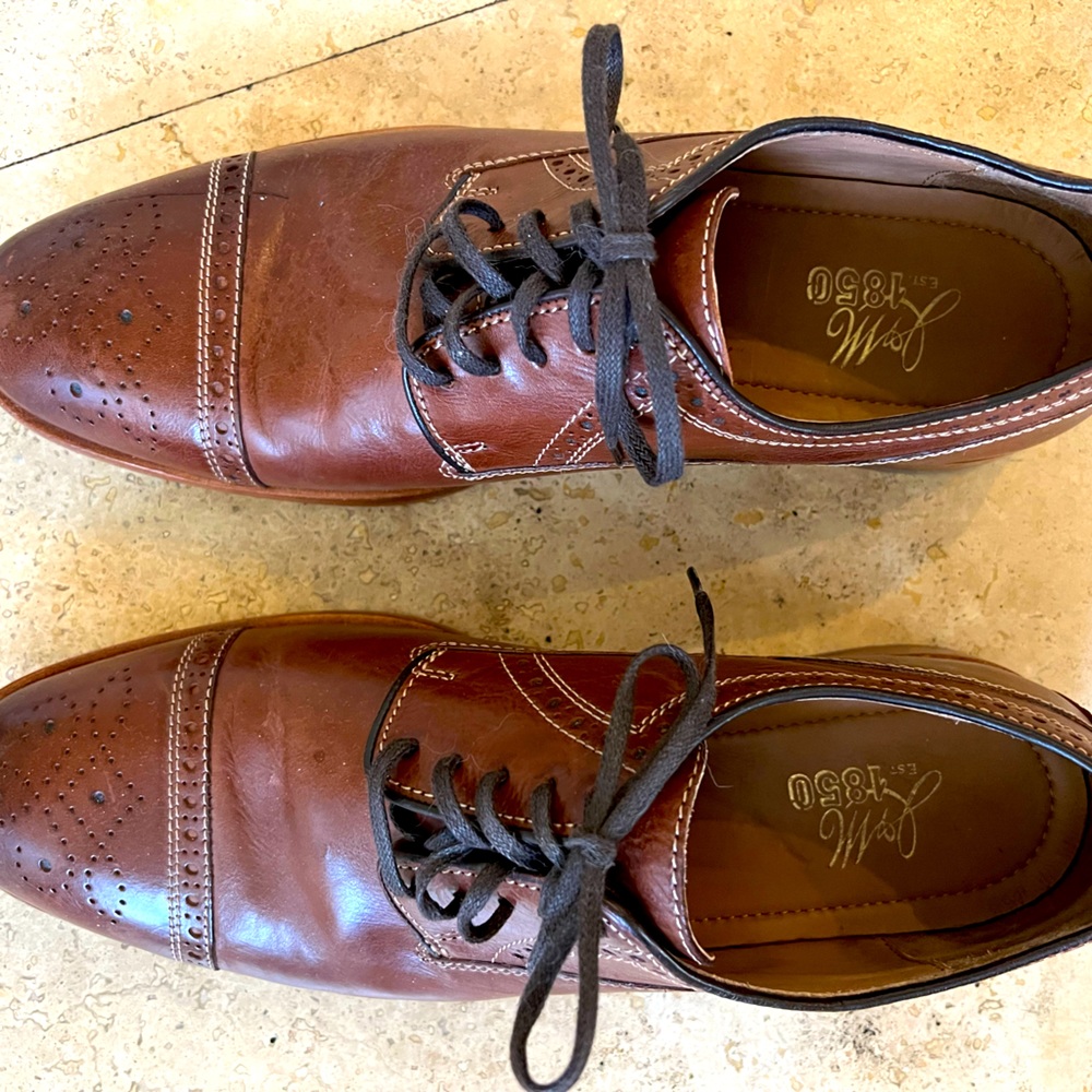 Johnston & Murphy gently worn men’s shoe